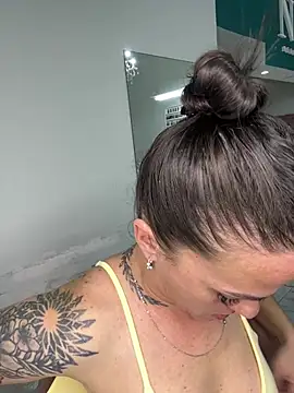 donatella07 online show from March 14, 2026, 2:28 am