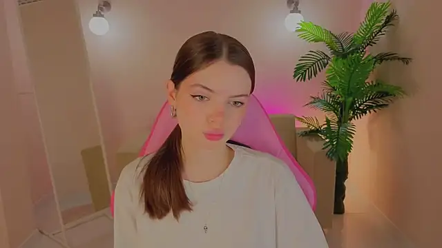 Ellya me online show from February 9, 2026, 1:09 am