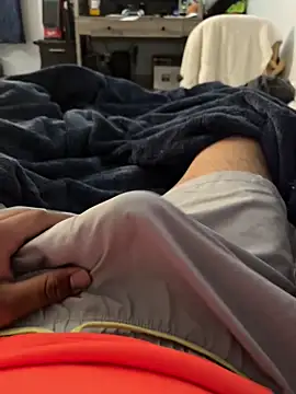 elpapigrande12 online show from February 12, 2026, 5:02 am