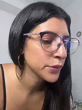 Snapshot of moronoiroficial chatting on February 12, 2026, 3:29 pm moronoiroficial online show from February 12, 2026, 3:29 pm