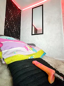 Isis Hot   online show from March 29, 2026, 11:32 am