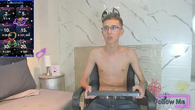 asher lux online show from April 1, 2026, 10:07 pm