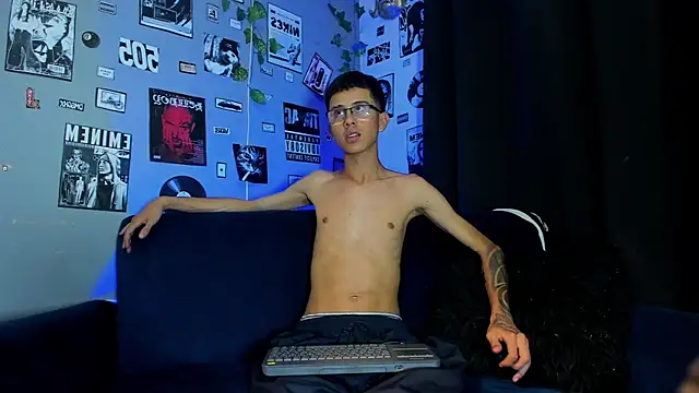 Snapshot of asher_lux chatting on May 13, 2026, 7:55 pm asher lux online show from May 13, 2026, 7:55 pm