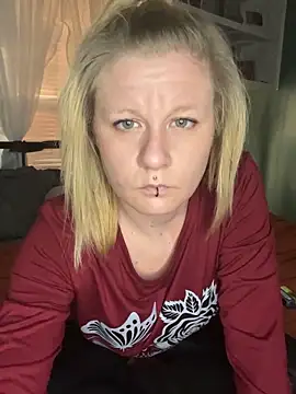 Snapshot of Autumn_paige chatting on February 9, 2026, 10:36 pm Autumn paige online show from February 9, 2026, 10:36 pm