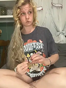 Snapshot of Autumn_paige chatting on February 16, 2026, 11:56 pm Autumn paige online show from February 16, 2026, 11:56 pm