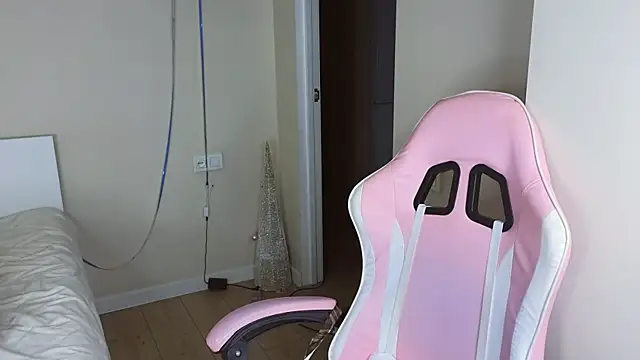 jasmilee online show from March 20, 2026, 1:05 pm