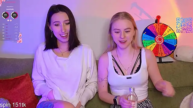 Snapshot of Mimipaws chatting on February 23, 2026, 9:01 pm Mimipaws online show from February 23, 2026, 9:01 pm