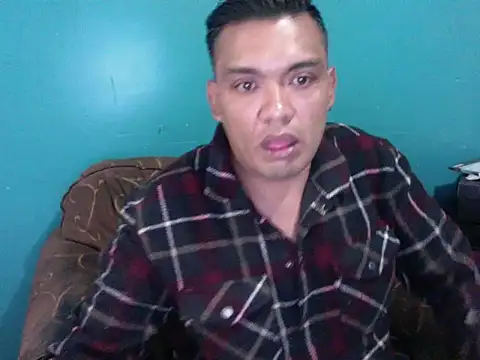 latinomoreno95 online show from February 12, 2026, 5:52 pm