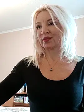 Snapshot of MiraStar984 chatting on February 18, 2026, 2:02 pm MiraStar984 online show from February 18, 2026, 2:02 pm