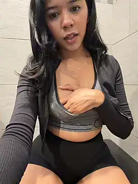 AnahiSkye online show from April 14, 2026, 6:03 pm