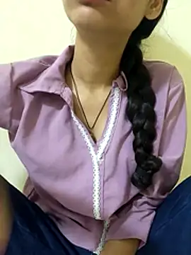 Kanchan7909 online show from May 13, 2026, 4:04 pm