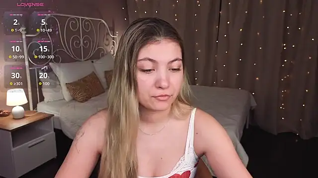 Snapshot of Angel__Grace chatting on March 4, 2026, 12:05 am Angel Grace online show from March 4, 2026, 12:05 am