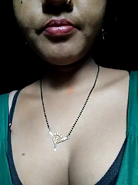 Snapshot of Horny-Rashi chatting on April 13, 2026, 11:59 am Horny-Rashi online show from April 13, 2026, 11:59 am