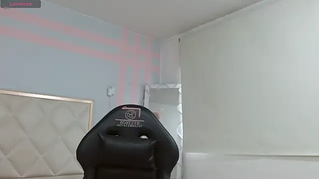 Snapshot of LUAR_TAY chatting on March 20, 2026, 7:19 pm LUAR TAY online show from March 20, 2026, 7:19 pm