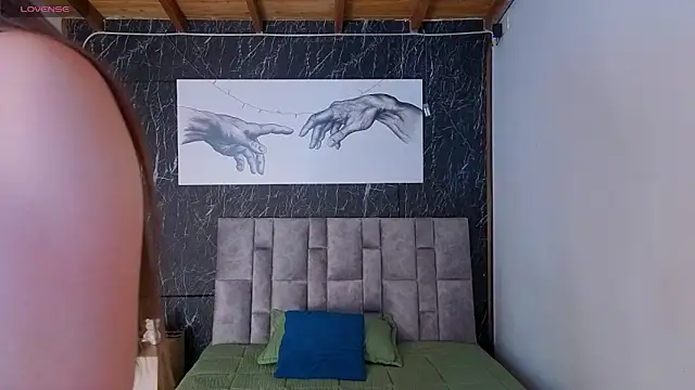 lilith davis online show from February 5, 2026, 12:54 pm