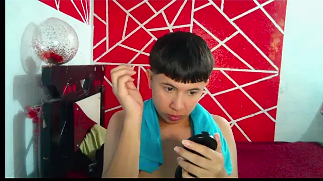 Snapshot of DIDIER_777 chatting on January 19, 2026, 2:43 pm DIDIER 777 online show from January 19, 2026, 2:43 pm