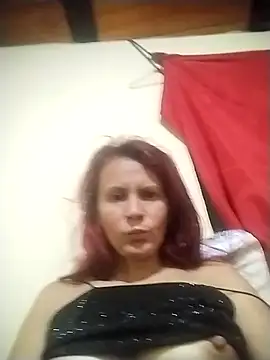 Snapshot of cintia_love chatting on February 4, 2026, 12:27 am cintia love online show from February 4, 2026, 12:27 am