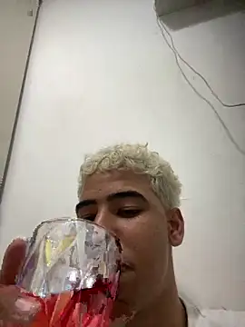 Snapshot of lzinho9153 chatting on February 26, 2026, 12:09 am lzinho9153 online show from February 26, 2026, 12:09 am