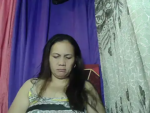 prettymomma24xx online show from June 21, 2026, 8:33 pm
