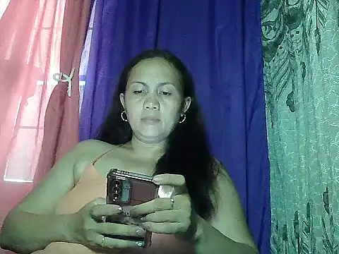 prettymomma24xx online show from June 28, 2026, 2:28 am