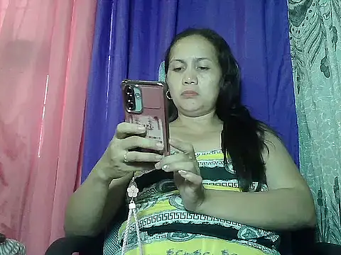 prettymomma24xx online show from July 2, 2026, 3:23 am