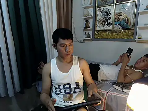 xfuckerboyx online show from August 4, 2026, 3:32 am