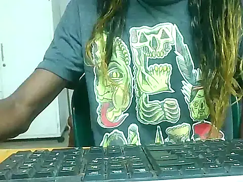 fetichefantasi24cm online show from January 12, 2026, 3:06 pm