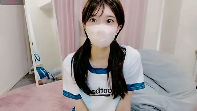 Snapshot of Rui-chaaan chatting on May 9, 2026, 5:23 am Rui-chaaan online show from May 9, 2026, 5:23 am