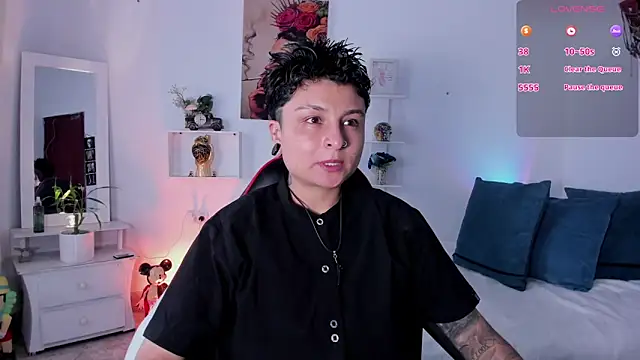 Zury Ramirez online show from February 8, 2026, 8:23 pm