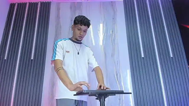 Snapshot of Lucas_hot_20 chatting on February 26, 2026, 7:40 am Lucas hot 20 online show from February 26, 2026, 7:40 am