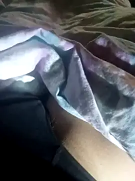 Snapshot of folkdam80 chatting on February 23, 2026, 6:33 am folkdam80 online show from February 23, 2026, 6:33 am