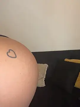 Snapshot of Kaly_vibes chatting on February 28, 2026, 9:38 pm Kaly vibes online show from February 28, 2026, 9:38 pm