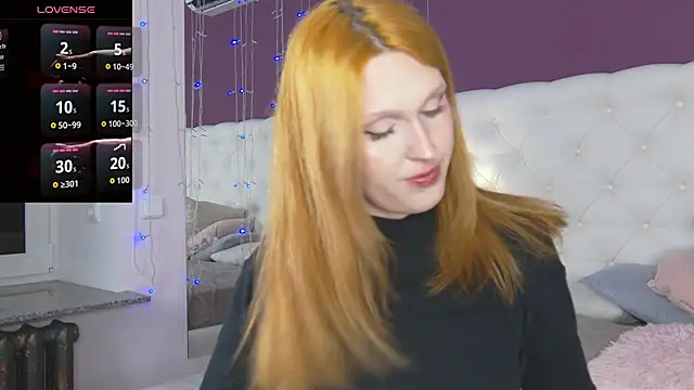 Snapshot of LunaBl1ss chatting on February 13, 2026, 12:56 pm LunaBl1ss online show from February 13, 2026, 12:56 pm