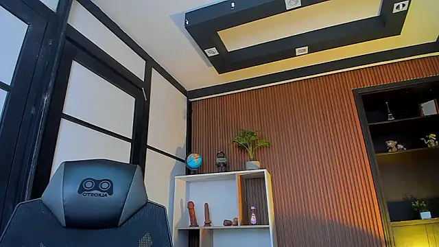 ThaliaBrookss  online show from March 24, 2026, 5:01 am