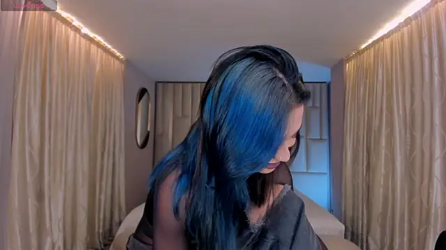 Snapshot of KayraLanne chatting on January 16, 2026, 3:32 am KayraLanne online show from January 16, 2026, 3:32 am