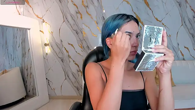 Snapshot of KayraLanne chatting on February 9, 2026, 6:17 am KayraLanne online show from February 9, 2026, 6:17 am