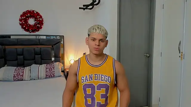 stefan leenox online show from April 2, 2026, 7:44 pm