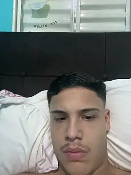 Wellington00  online show from March 5, 2026, 1:01 am