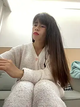 Snapshot of Miss_me29 chatting on February 10, 2026, 2:15 am Miss me29 online show from February 10, 2026, 2:15 am