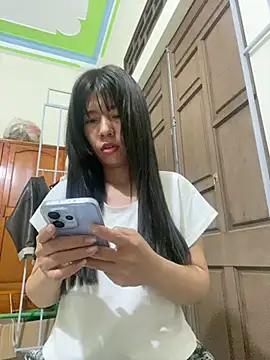 Snapshot of Miss_me29 chatting on March 5, 2026, 8:27 pm Miss me29 online show from March 5, 2026, 8:27 pm