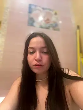 Snapshot of AlexaYvonne chatting on January 10, 2026, 1:40 am AlexaYvonne online show from January 10, 2026, 1:40 am