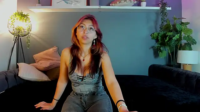 Kira Exe  online show from April 4, 2026, 11:40 am