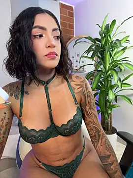 SofyDreammy online show from May 12, 2026, 11:35 pm