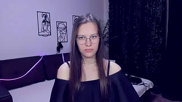 AyumiBlossom online show from April 15, 2026, 4:36 pm