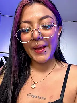 Snapshot of queen_of_you_heart chatting on January 9, 2026, 10:00 pm queen of you heart online show from January 9, 2026, 10:00 pm