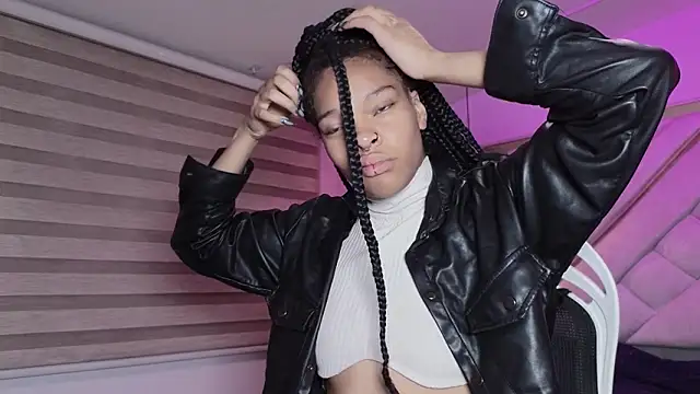 mia gatesvg online show from March 21, 2026, 3:11 am