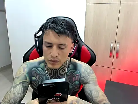 Chrissblack online show from March 29, 2026, 4:01 am