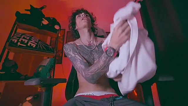 Olliver   y online show from April 15, 2026, 11:38 pm