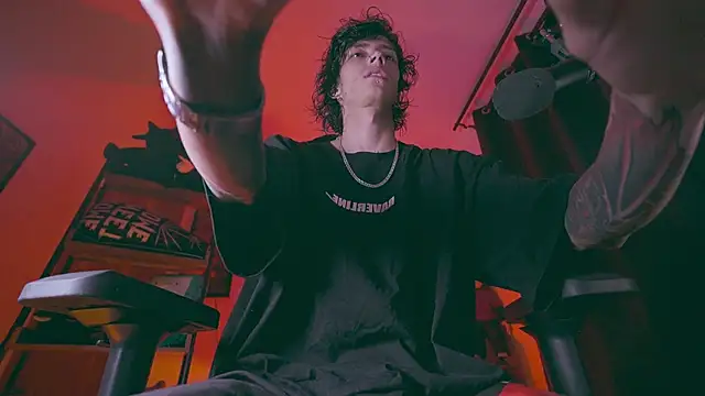 Olliver   y online show from April 20, 2026, 2:25 am