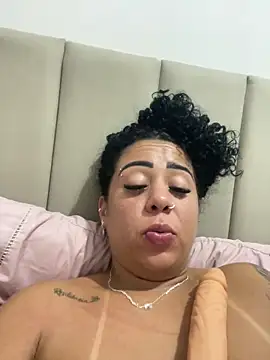 Snapshot of Cachinhossfd chatting on February 16, 2026, 12:18 am Cachinhossfd online show from February 16, 2026, 12:18 am